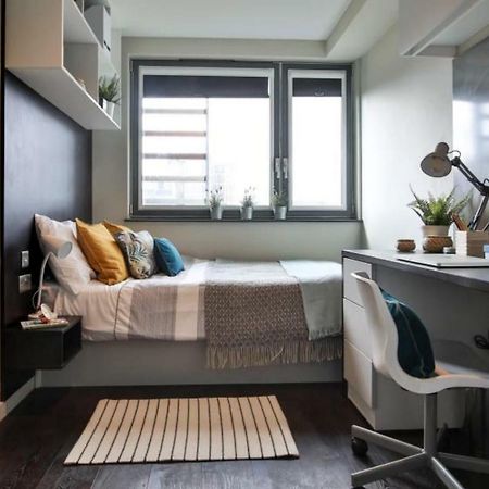 Hashtag South Bank Campus Accommodation Лондон Екстер'єр фото